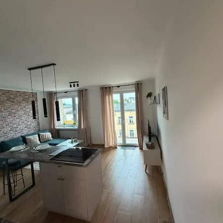Apartment Homely By Bookinghost *