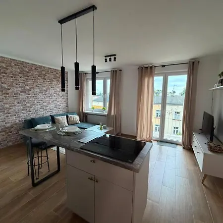 Apartment Homely By Bookinghost *