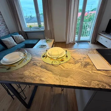 Apartment Homely By Bookinghost